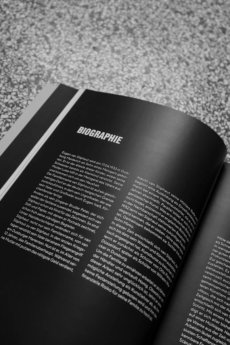 Katalog, Doppelseite mit Werkabbildung